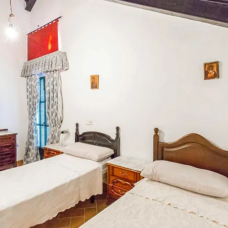 Holiday home Awesome In Palacios Los Palacios Y Villafranca